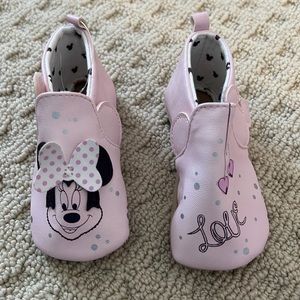 Minnie Mouse soft crib shoes